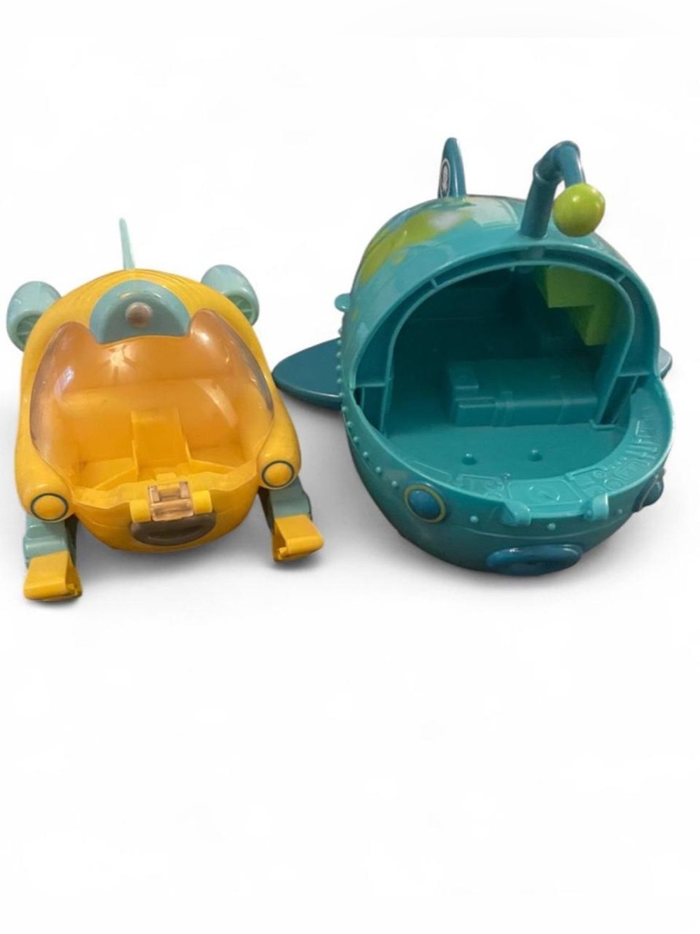 Fisher-Price Octonauts Gup-A Mission Vehicle Submarine Blue and Gup U pull back